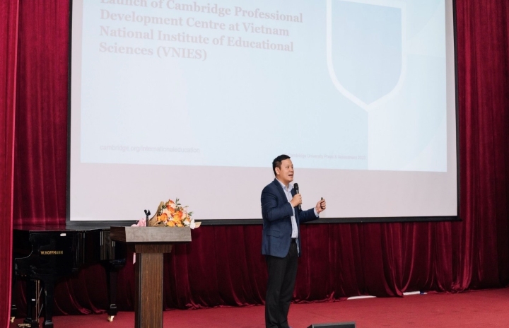 Lễ ra mắt Chương trình Phát triển chuyên môn Cambridge tại Viện Khoa học Giáo dục Việt Nam